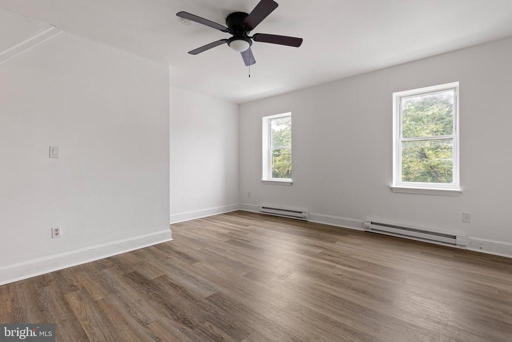 715 W 8th - Photo 9