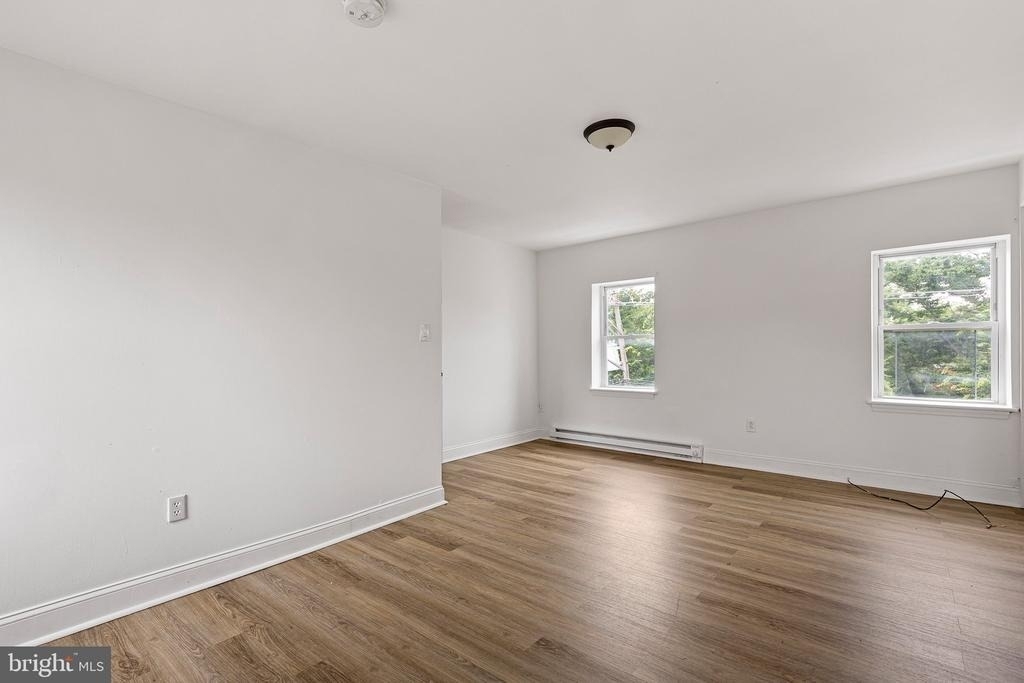 715 W 8th - Photo 7
