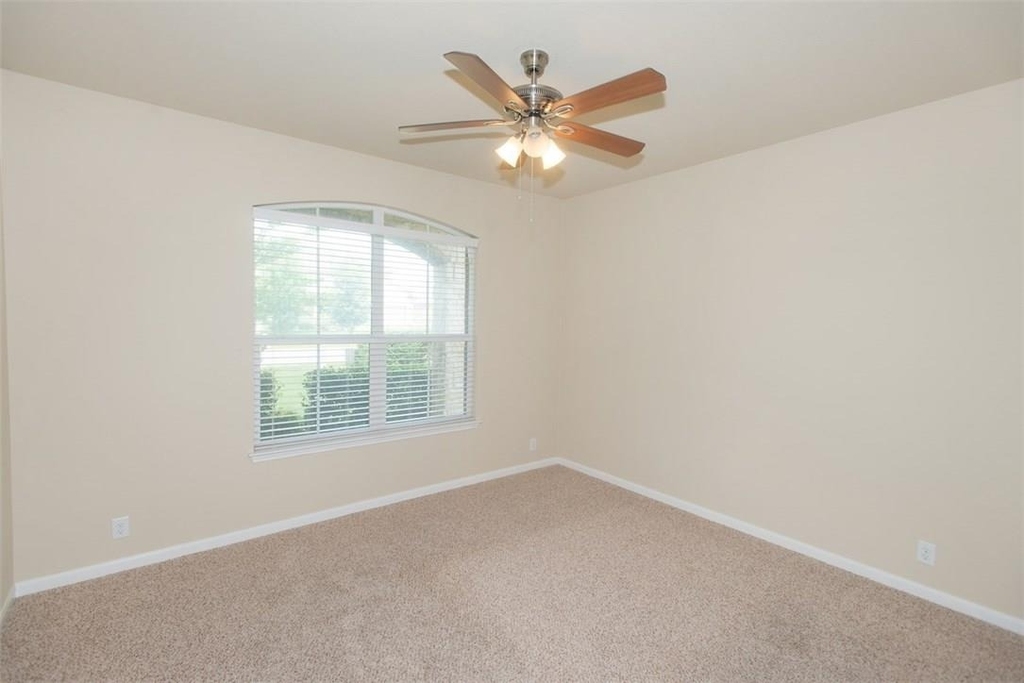 1902 Laminar Creek Rd - Photo 12