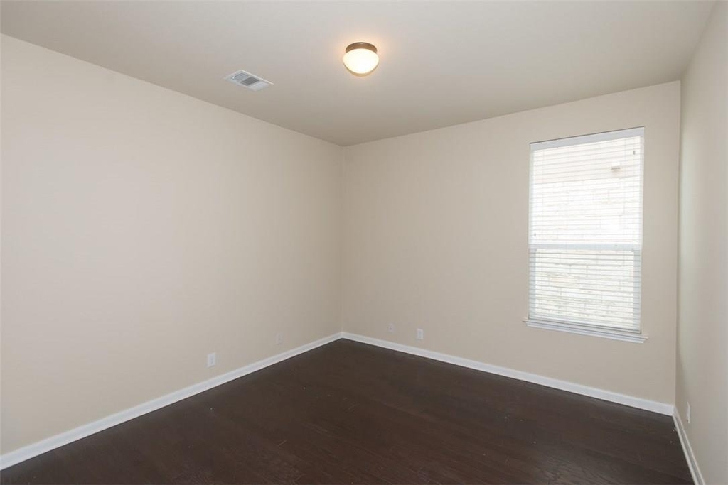1902 Laminar Creek Rd - Photo 10