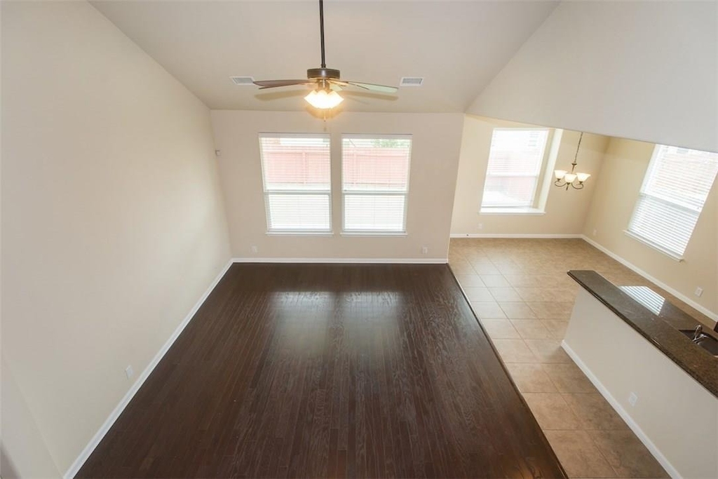 1902 Laminar Creek Rd - Photo 5