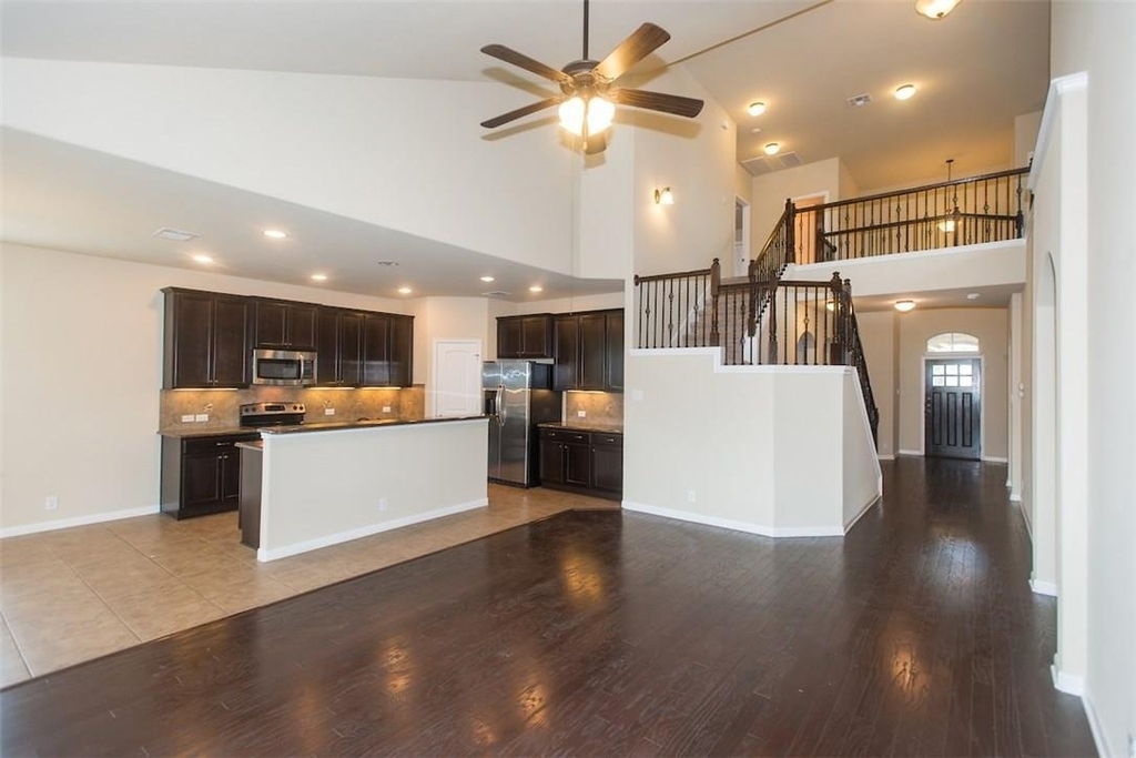 1902 Laminar Creek Rd - Photo 4