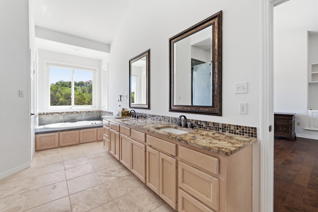 409 Beardsley Ln - Photo 13