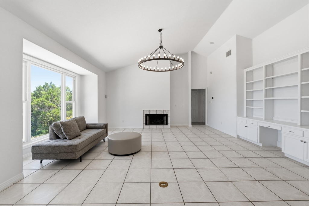 409 Beardsley Ln - Photo 8