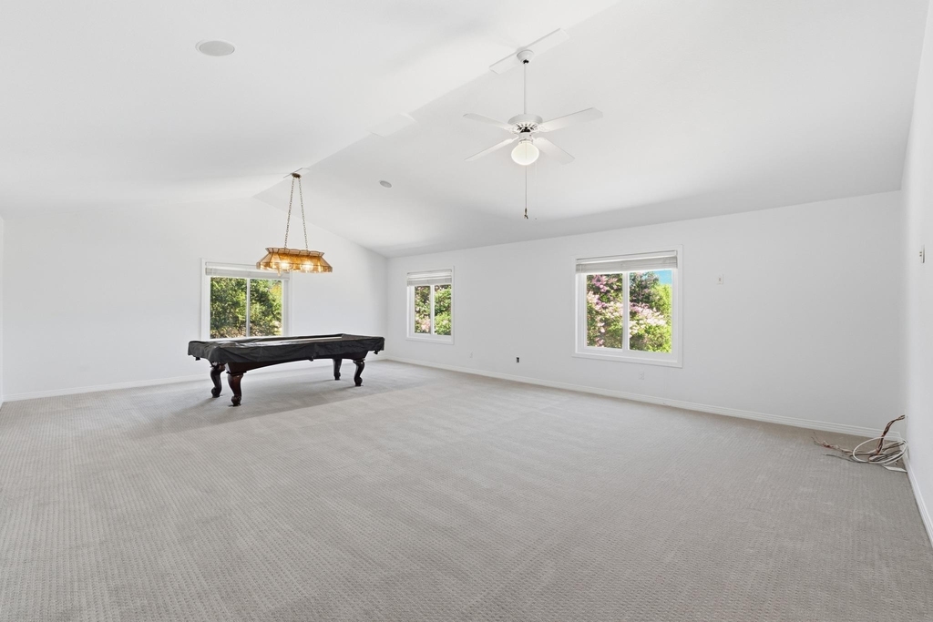 409 Beardsley Ln - Photo 20
