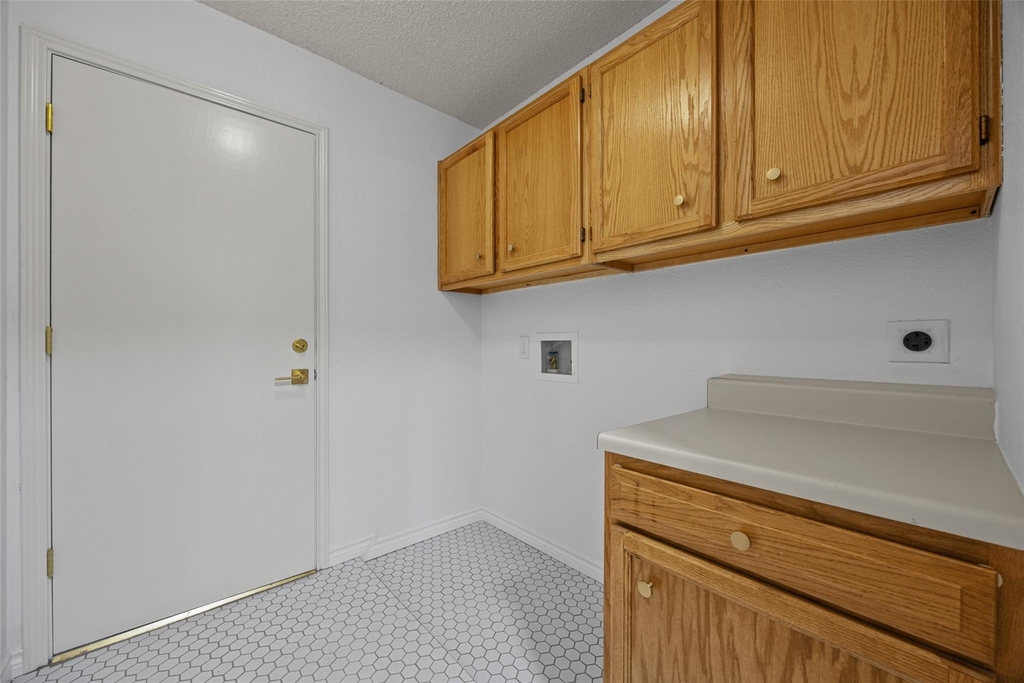 8417 Cornerwood Dr - Photo 26