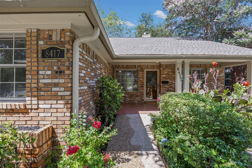8417 Cornerwood Dr - Photo 4