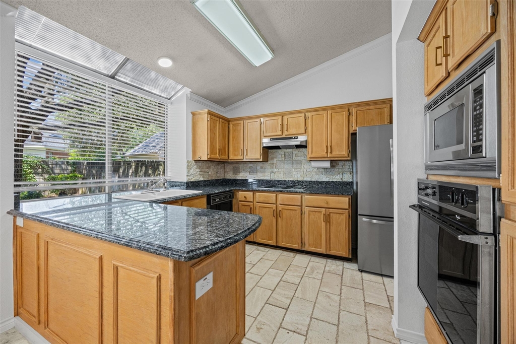 8417 Cornerwood Dr - Photo 10