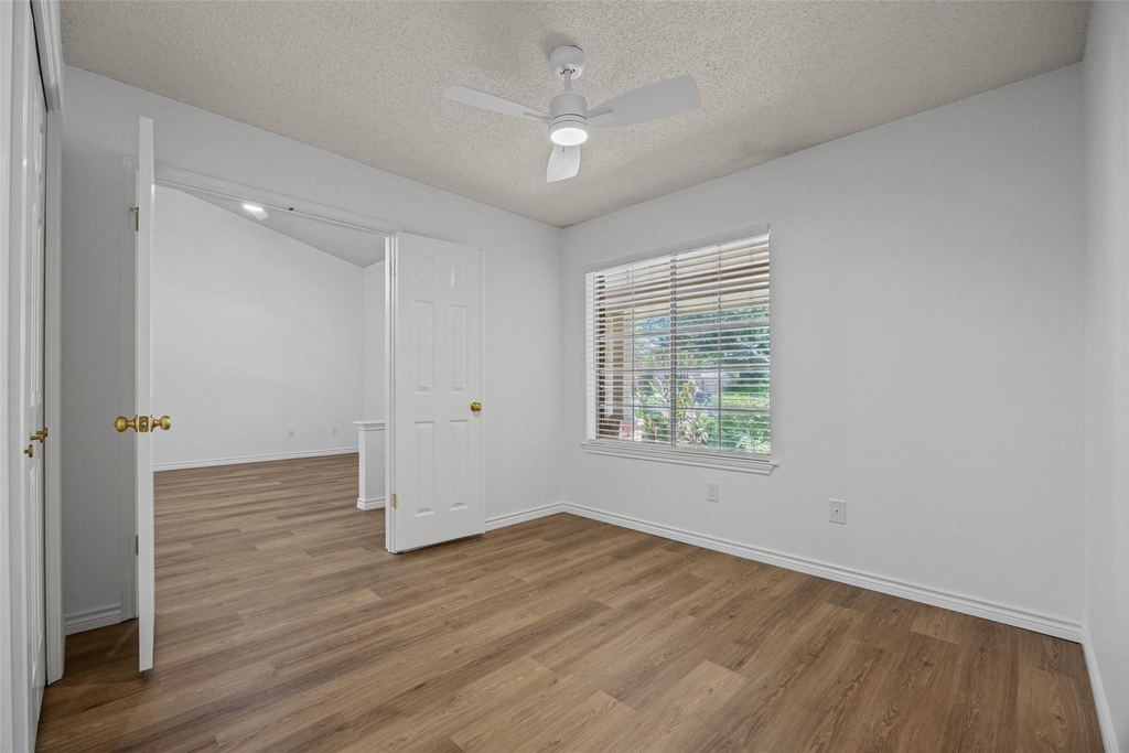 8417 Cornerwood Dr - Photo 20