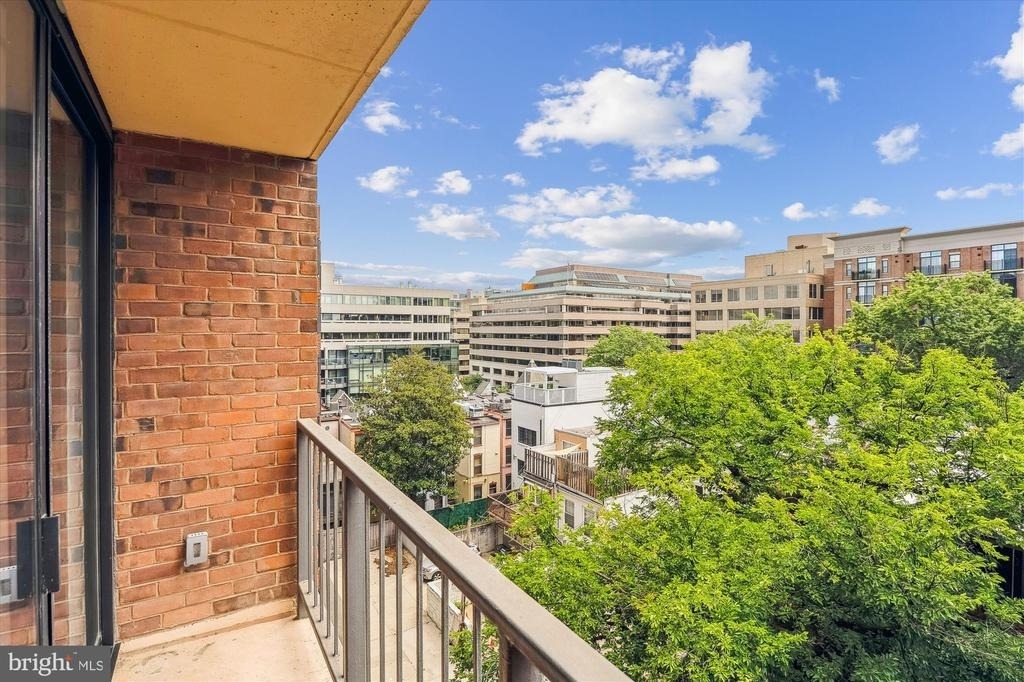 2555 Pennsylvania Avenue Nw - Photo 6