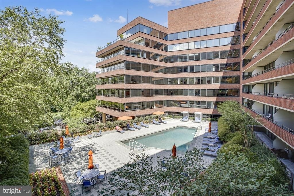 2555 Pennsylvania Avenue Nw - Photo 32