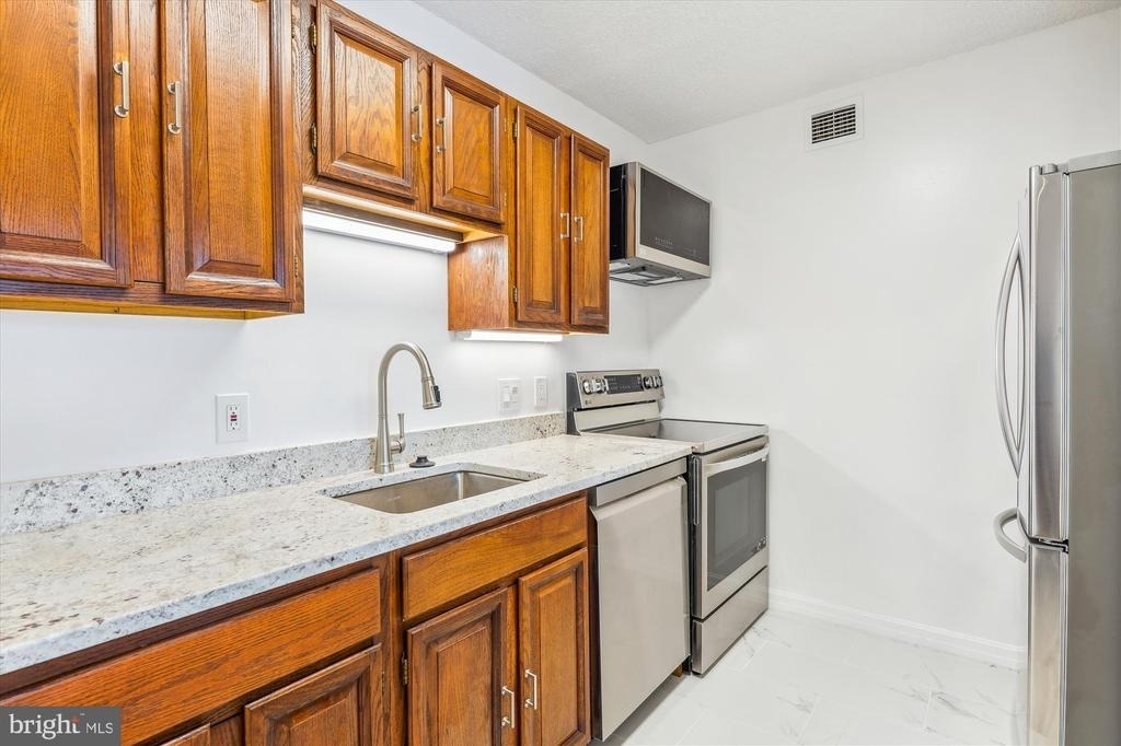 2555 Pennsylvania Avenue Nw - Photo 12