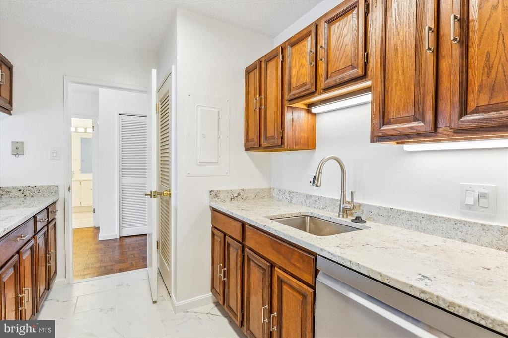 2555 Pennsylvania Avenue Nw - Photo 10
