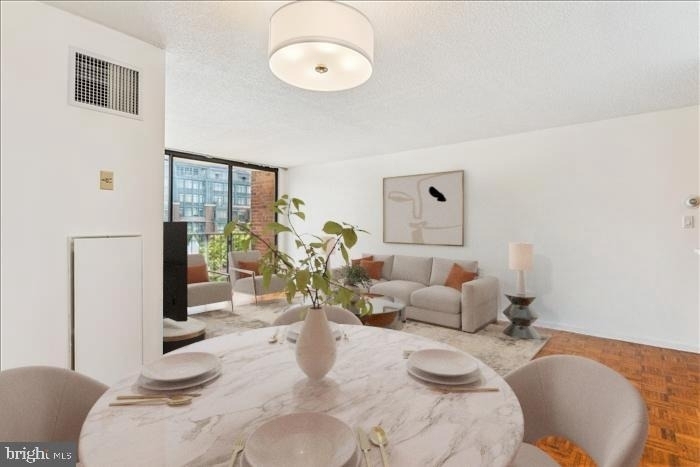 2555 Pennsylvania Avenue Nw - Photo 2