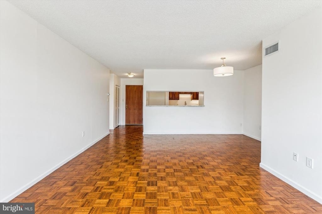 2555 Pennsylvania Avenue Nw - Photo 18