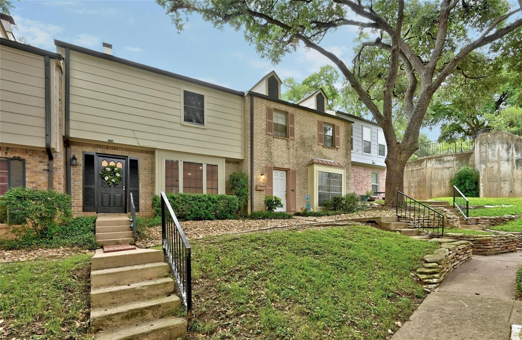 6637 Valleyside Rd - Photo 1