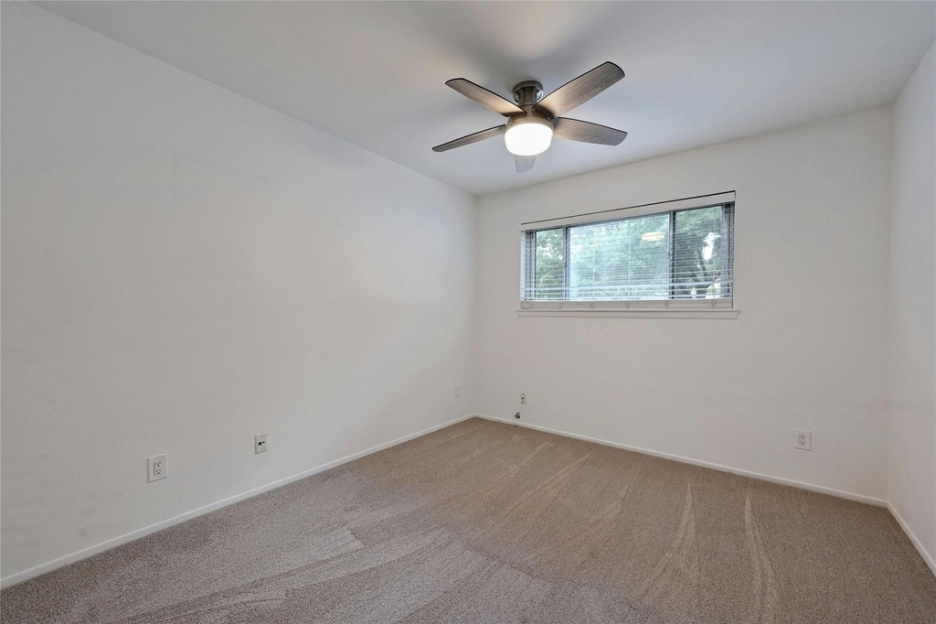 6637 Valleyside Rd - Photo 19