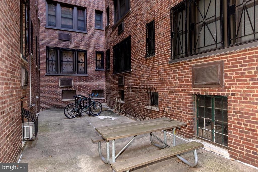 1010 25th Street Nw - Photo 35