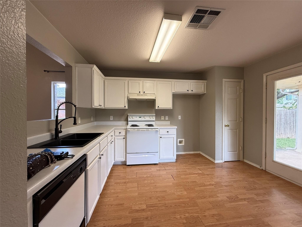 2120 Jester Farms Rd - Photo 6