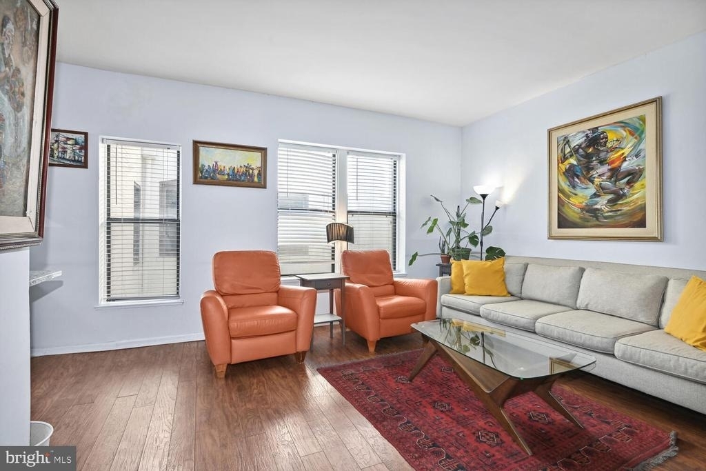 1669 Columbia Road Nw - Photo 1