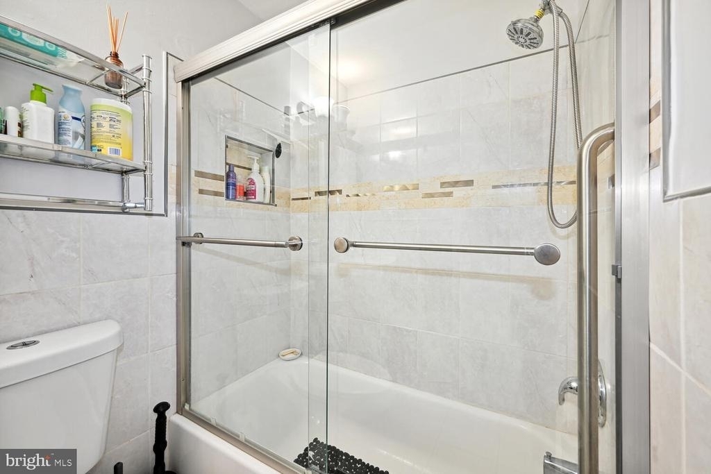 1669 Columbia Road Nw - Photo 15