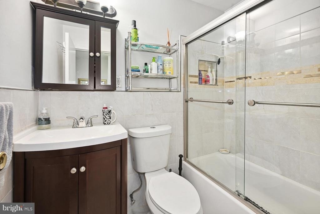 1669 Columbia Road Nw - Photo 13