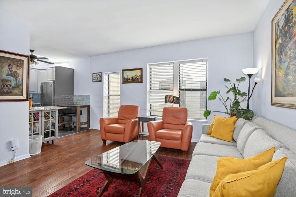 1669 Columbia Road Nw - Photo 2