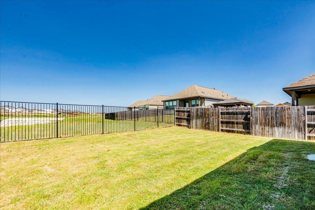802 Papaya Dr - Photo 21