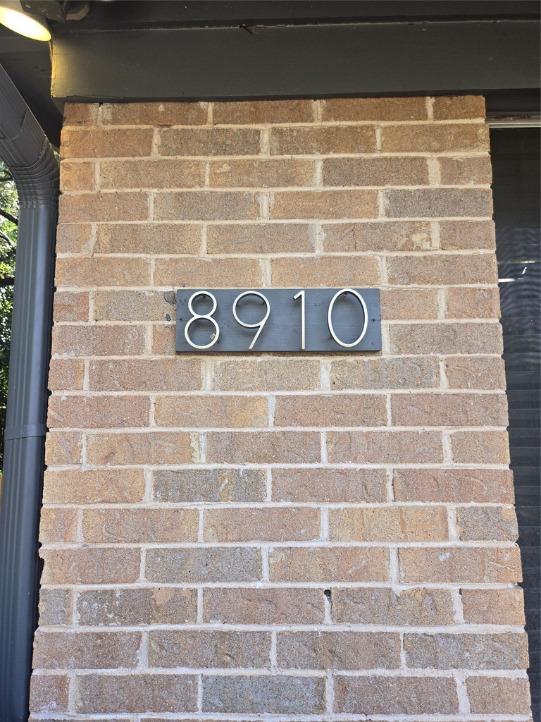 8910 Little Walnut Pkwy - Photo 3