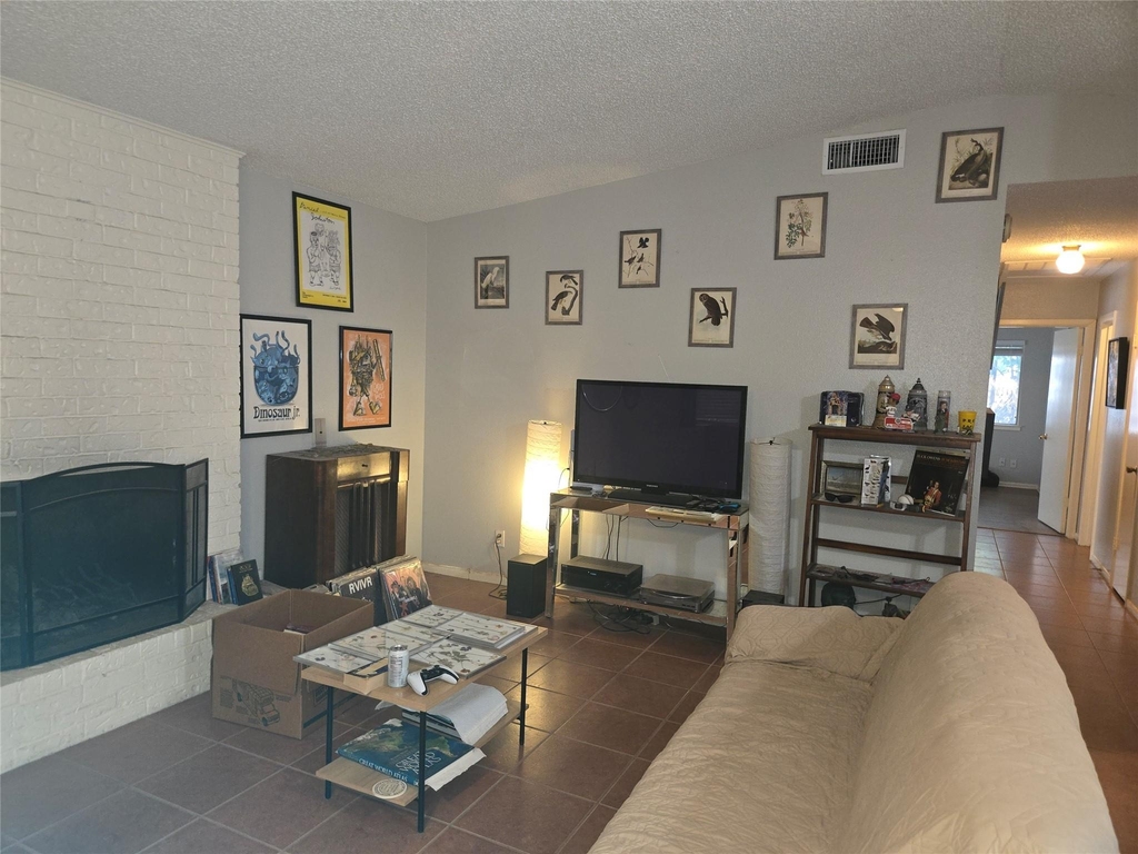8910 Little Walnut Pkwy - Photo 5