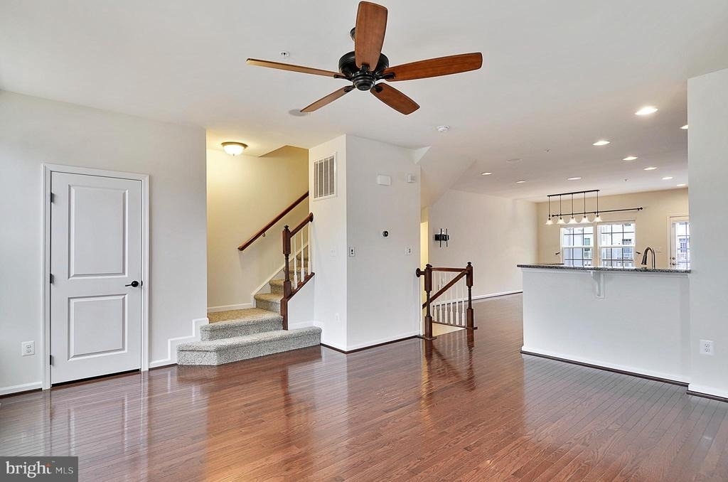 3650 Wright Terrace Ne - Photo 6