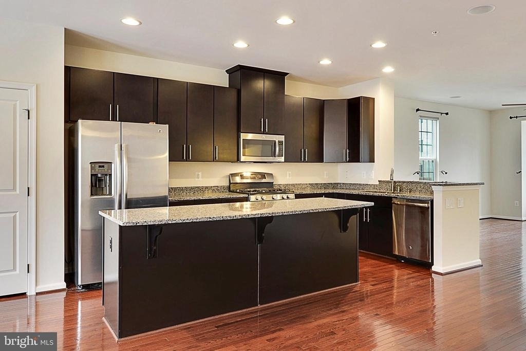 3650 Wright Terrace Ne - Photo 4