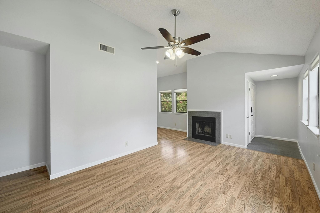 9226 Jollyville Rd - Photo 4