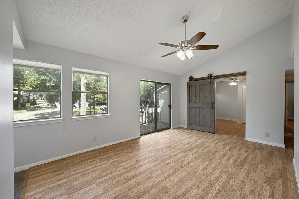 9226 Jollyville Rd - Photo 5