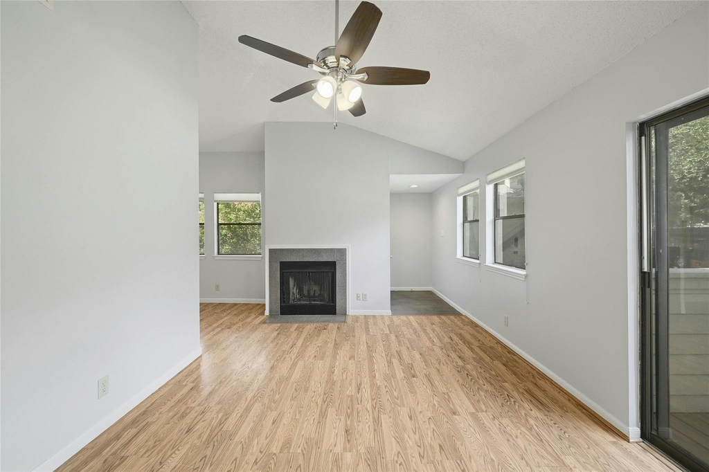 9226 Jollyville Rd - Photo 19