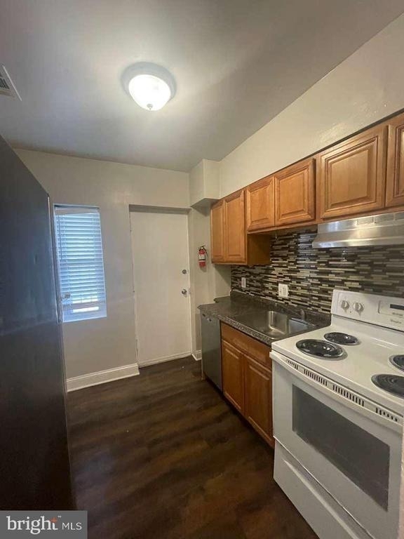 2830 R Street Se - Photo 1