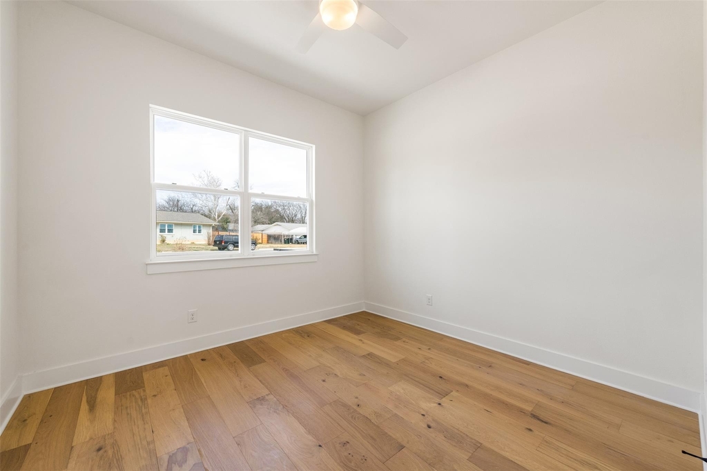 302 E 19.5 St - Photo 21