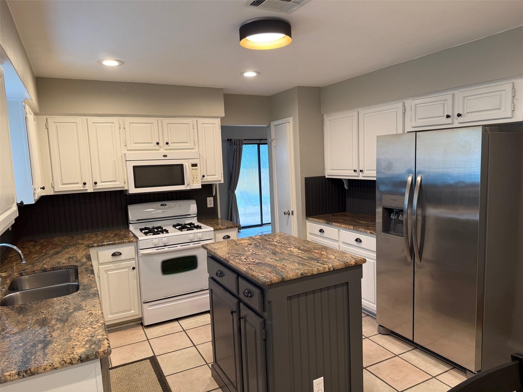 9703 Willers Way - Photo 4