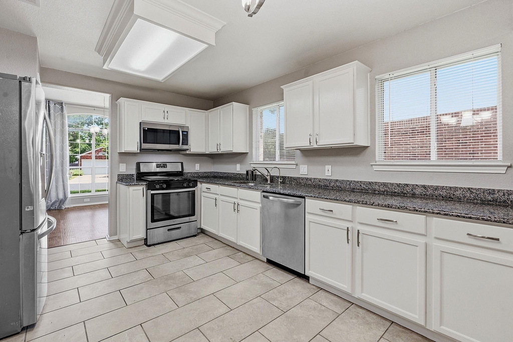 5003 Cleves St - Photo 5