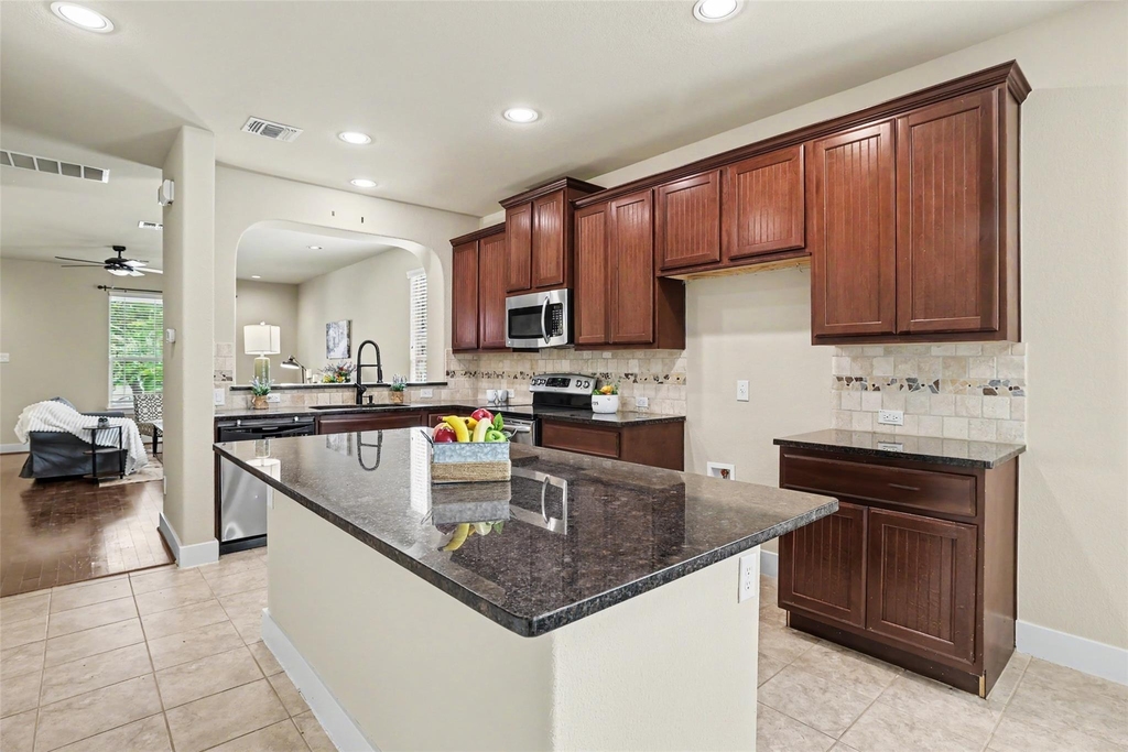 3319 Dalton St - Photo 9