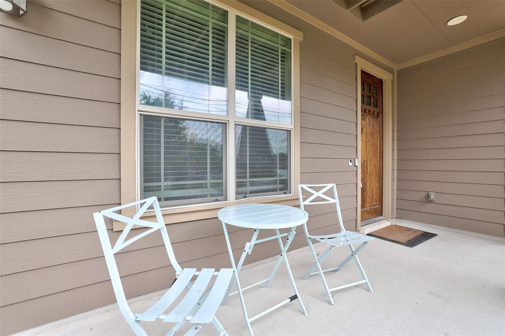 3319 Dalton St - Photo 2