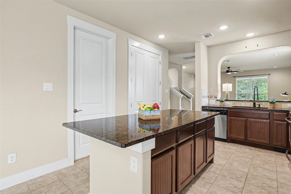 3319 Dalton St - Photo 10