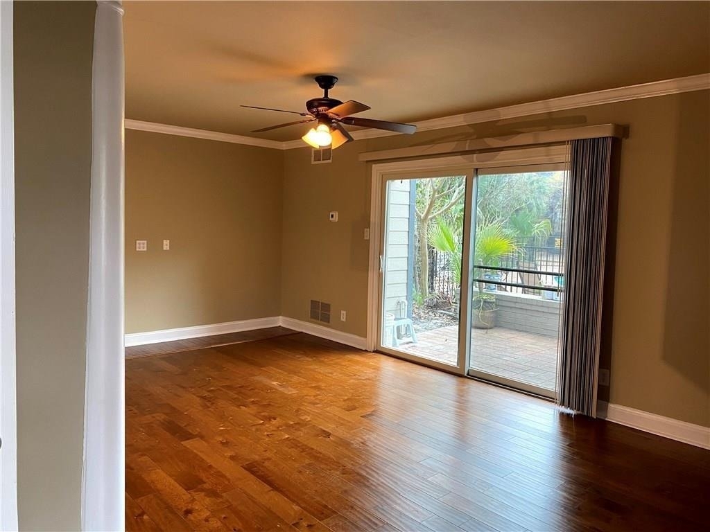 2500 Steck Ave - Photo 4