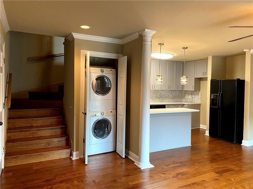 2500 Steck Ave - Photo 3