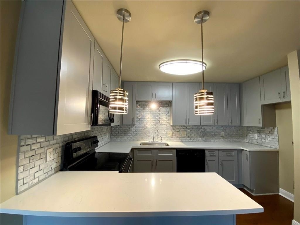 2500 Steck Ave - Photo 1