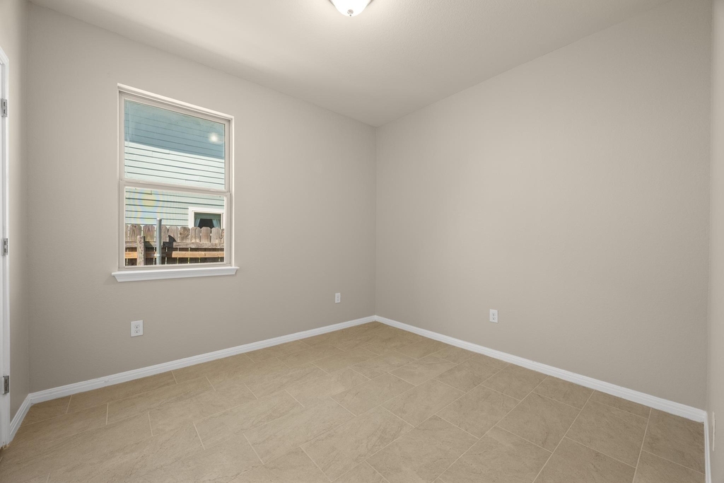 374 Triumph Rd - Photo 16