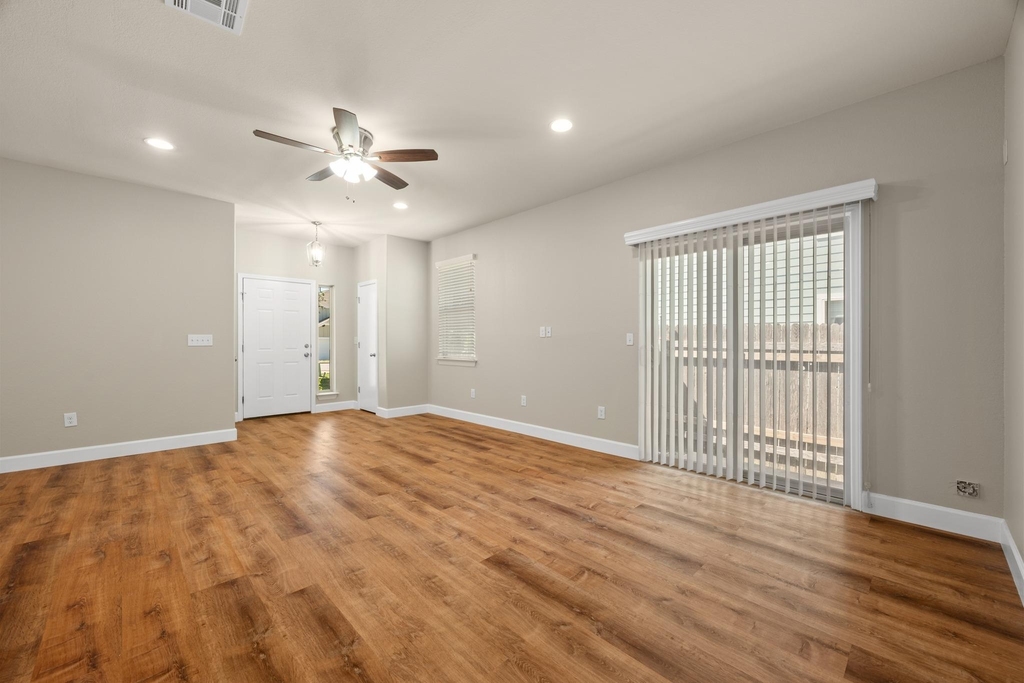 374 Triumph Rd - Photo 9