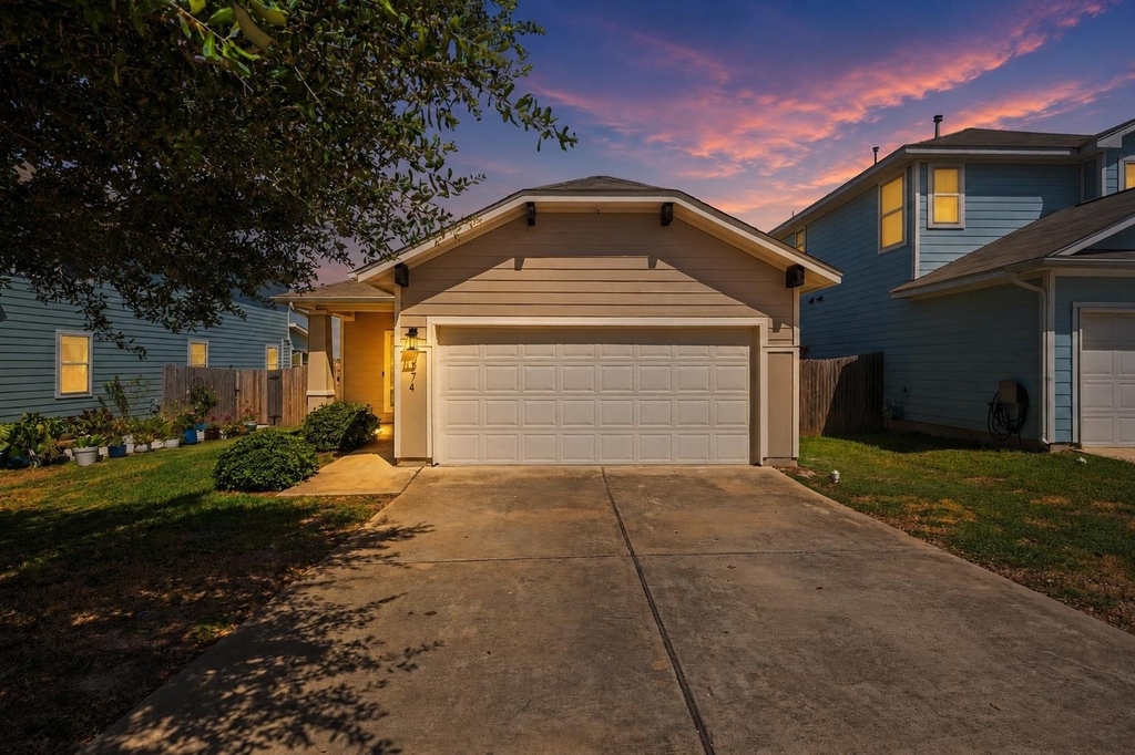 374 Triumph Rd - Photo 0