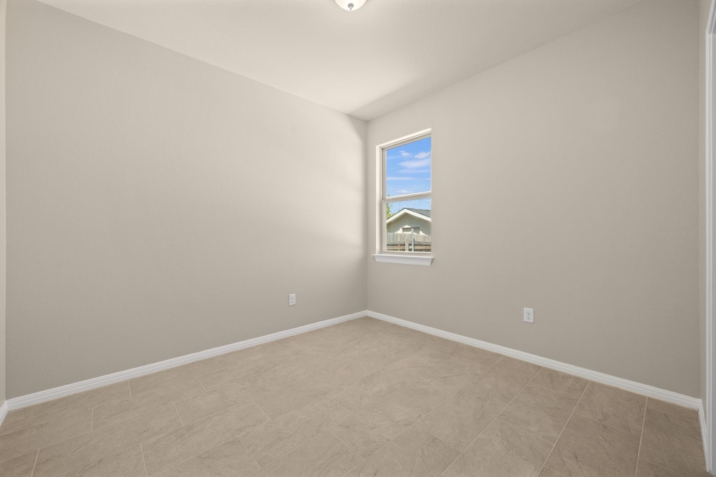 374 Triumph Rd - Photo 18
