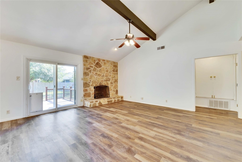 3411 Monument Dr - Photo 2